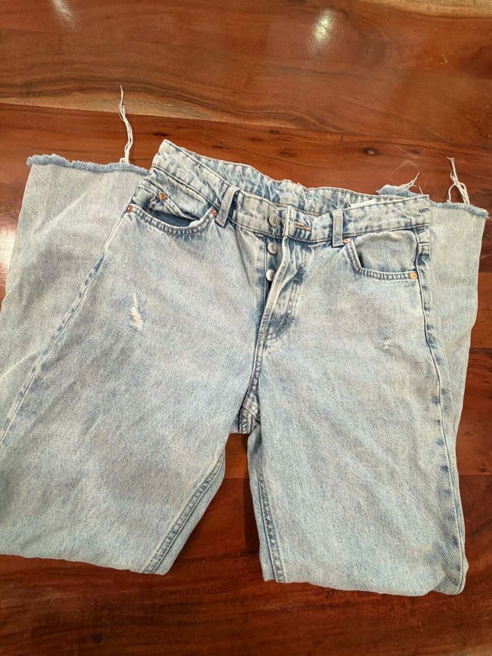 & Denim Boyfriend Low Waist Jeans Size 2 Light Blue Distressed Raw Hem